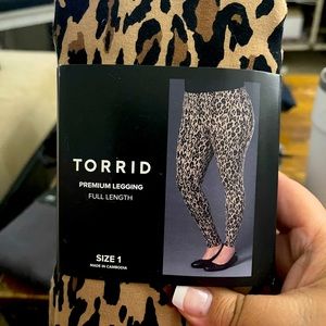 Torrid leggings size 1